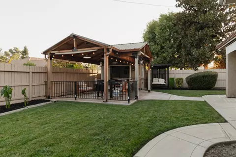 4433 E Sycamore Ct, Visalia, CA 93292 photo 38