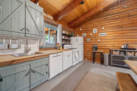 216 E School Ave, Visalia, CA 93291 photo 24