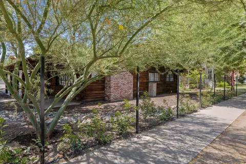 216 E School Ave, Visalia, CA 93291 photo 4