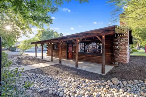 216 E School Ave, Visalia, CA 93291 photo 9
