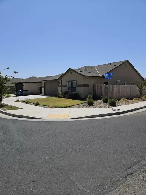 383 S Walch St, Porterville, CA 93257