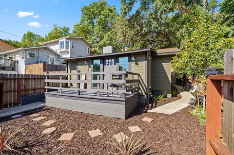 521 Olive St, Paso Robles, CA 93446