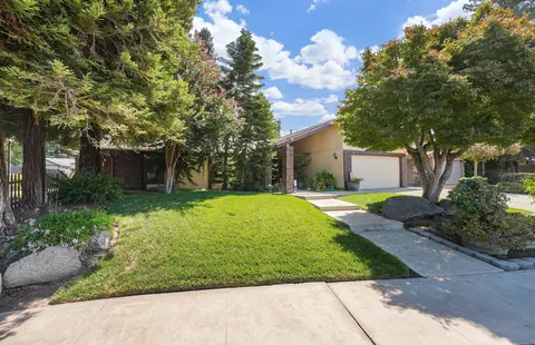2900 S Fulgham St, Visalia, CA 93277