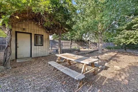 1204 E Cambridge Ave, Visalia, CA 93292 photo 29