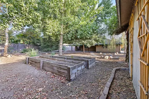 1204 E Cambridge Ave, Visalia, CA 93292 photo 33