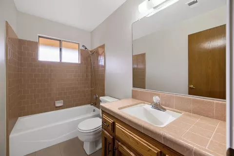 1204 E Cambridge Ave, Visalia, CA 93292 photo 24