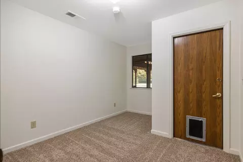 1204 E Cambridge Ave, Visalia, CA 93292 photo 23