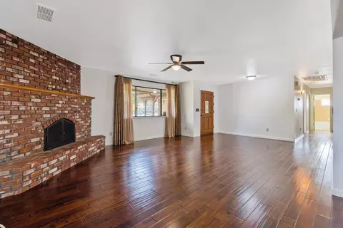 1204 E Cambridge Ave, Visalia, CA 93292 photo 8