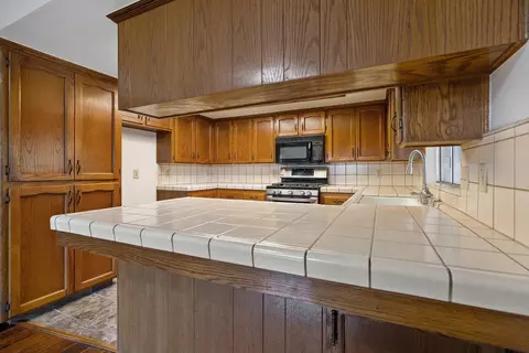1204 E Cambridge Ave, Visalia, CA 93292 photo 14