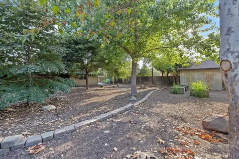 1204 E Cambridge Ave, Visalia, CA 93292 photo 34