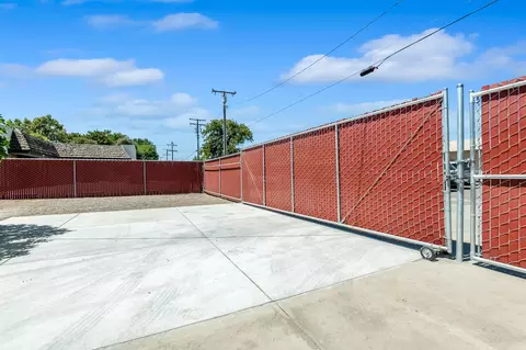 Undisclosed, Visalia, CA 93291 photo 53