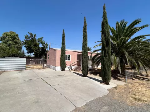 9510 Home Ave, Hanford, CA 93230
