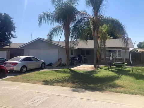 477 S Vista St, Tulare, CA 93274