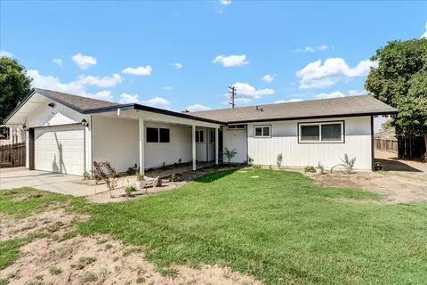 1121 N West St, Visalia, CA 93291