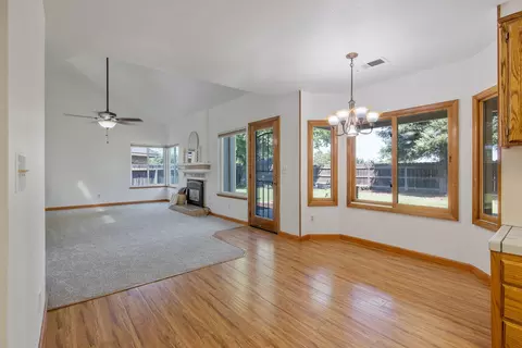 1704 E Howard Ct, Visalia, CA 93292 photo 10