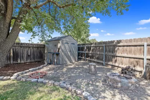 1704 E Howard Ct, Visalia, CA 93292 photo 29