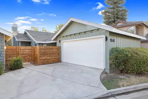 1848 E Babcock Ave, Visalia, CA 93292