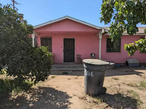 425 E Buena Vista Ave, Visalia, CA 93291