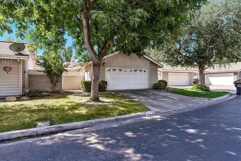 1429 E Vassar Dr, Visalia, CA 93292