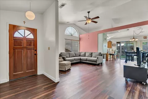 1429 E Vassar Dr, Visalia, CA 93292 photo 5