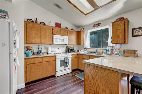 1429 E Vassar Dr, Visalia, CA 93292 photo 10