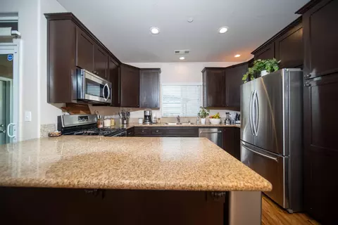 577 W Glaze Ave, Exeter, CA 93221 photo 3
