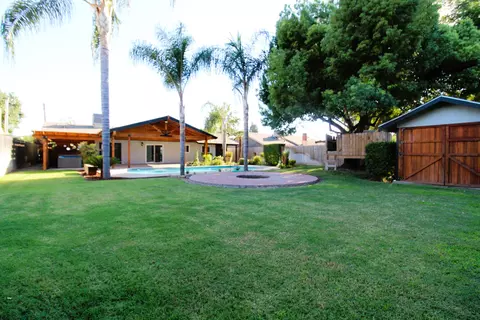 873 W Cedar St, Exeter, CA 93221 photo 4