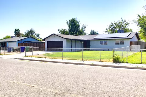 558 Perry Ave, Corcoran, CA 93212