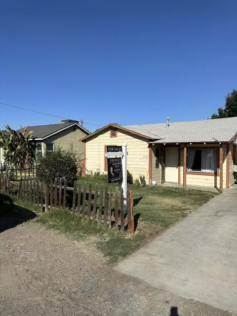 669 S 11 12 Ave, Hanford, CA 93230