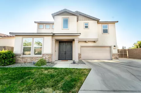 2017 S Velie St, Visalia, CA 93292