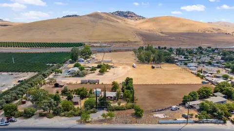 646 S Spruce Rd, Exeter, CA 93221