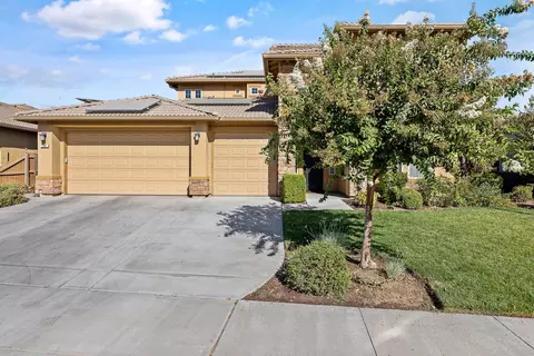 724 Arlington Pl, Lemoore, CA 93245