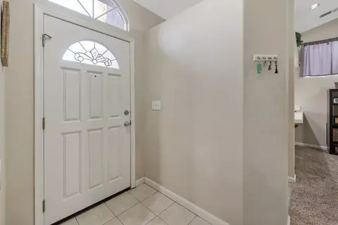 1519 E La Vida Ct, Visalia, CA 93292 photo 5