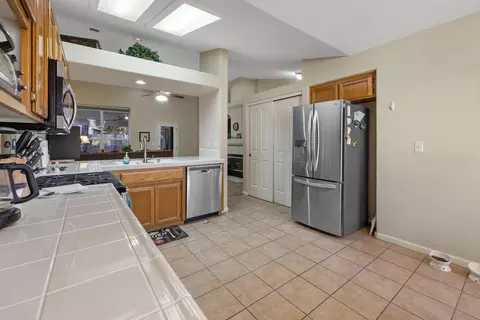 1519 E La Vida Ct, Visalia, CA 93292 photo 15