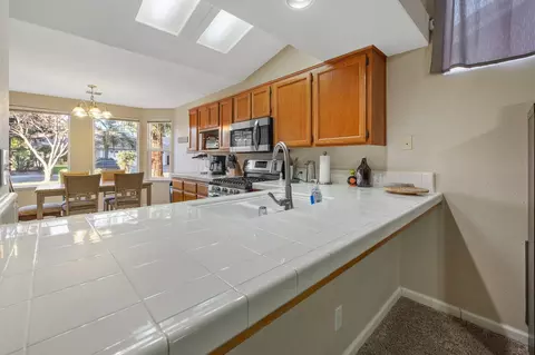 1519 E La Vida Ct, Visalia, CA 93292 photo 12