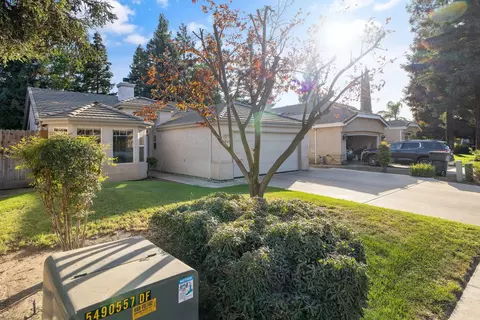1519 E La Vida Ct, Visalia, CA 93292 photo 2