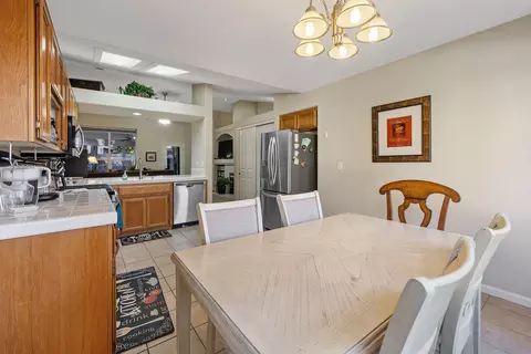 1519 E La Vida Ct, Visalia, CA 93292 photo 18