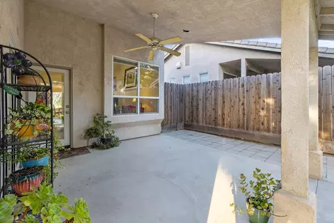 1519 E La Vida Ct, Visalia, CA 93292 photo 31