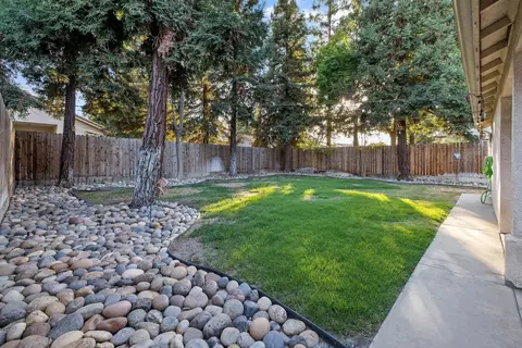 1519 E La Vida Ct, Visalia, CA 93292 photo 32