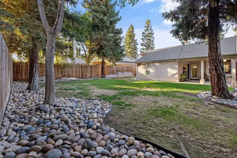 1519 E La Vida Ct, Visalia, CA 93292 photo 36
