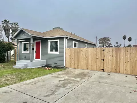 1046 N White St, Hanford, CA 93230