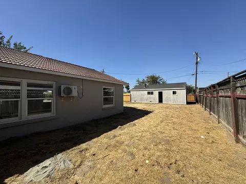 302 Walnut St, Lemoore, CA 93245 photo 15