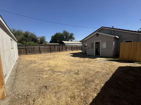 302 Walnut St, Lemoore, CA 93245 photo 16