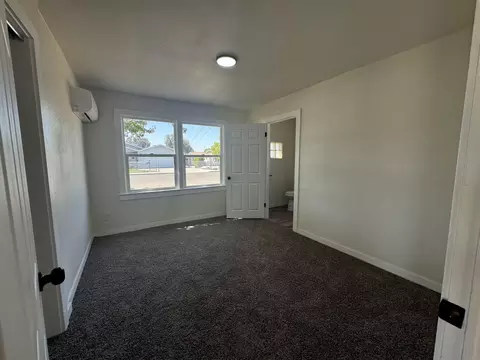 302 Walnut St, Lemoore, CA 93245 photo 10