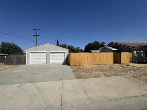 302 Walnut St, Lemoore, CA 93245 photo 27