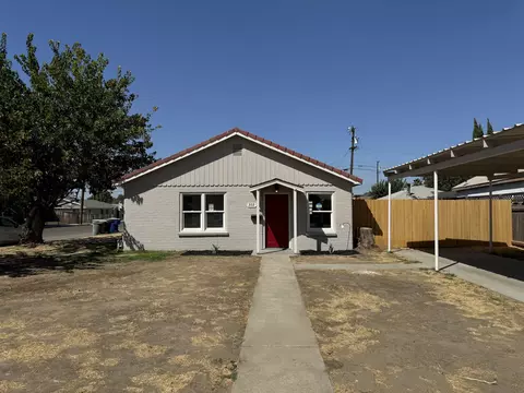 302 Walnut St, Lemoore, CA 93245