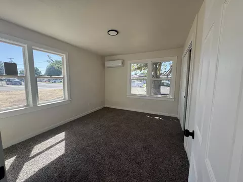 302 Walnut St, Lemoore, CA 93245 photo 12