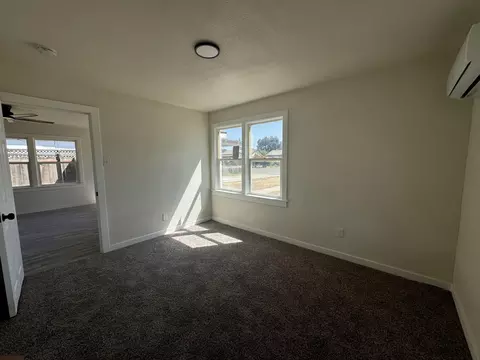 302 Walnut St, Lemoore, CA 93245 photo 9