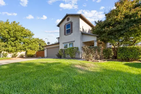4109 W Rialto Ct, Visalia, CA 93277
