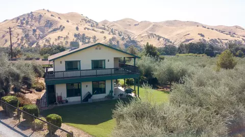 32494 Success Valley Dr, Porterville, CA 93257